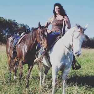 Meet your Posher, Marisa